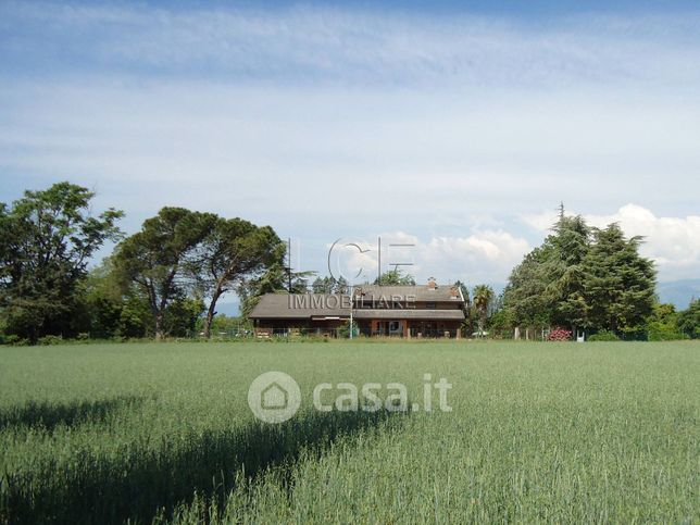 Villa in residenziale in Piazza Roma