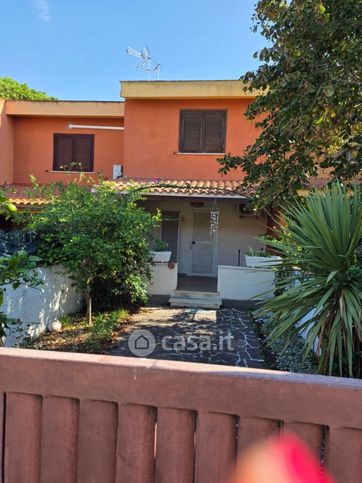 Casa bi/trifamiliare in residenziale in Via del Monumento 115