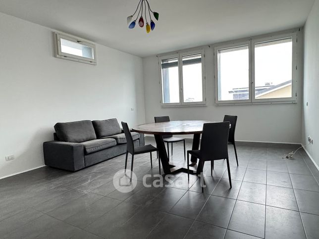 Appartamento in residenziale in Via Passo Pordoi 7 /5