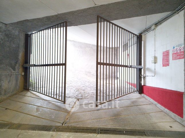 Box/posto auto in residenziale in Via Isonzo