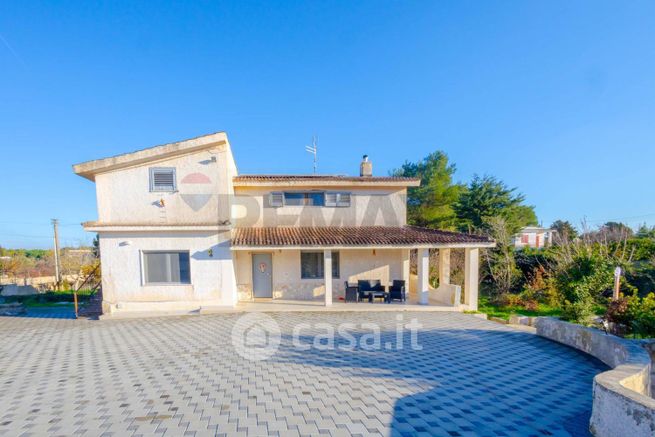 Villa in residenziale in Strada Guardarello