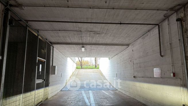 Box/posto auto in residenziale in Via Bepi Romagnoni