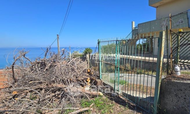 Terreno agricolo in commerciale in Località Rodia 5