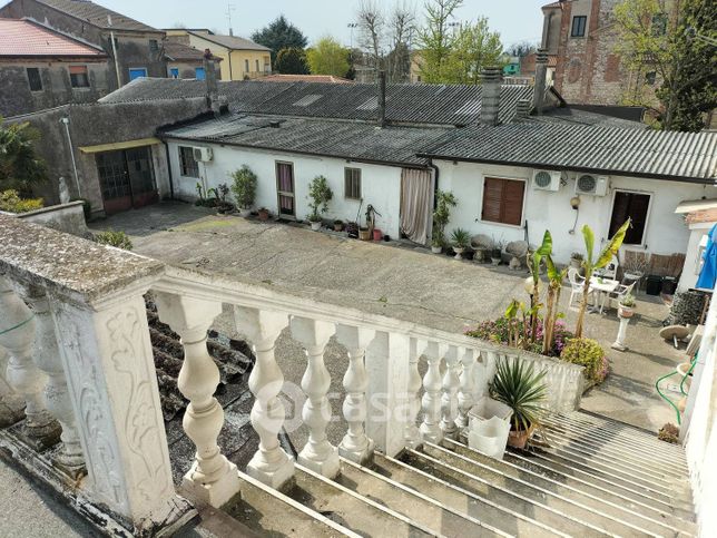 Casa indipendente in residenziale in Via ORIANA FALLACI