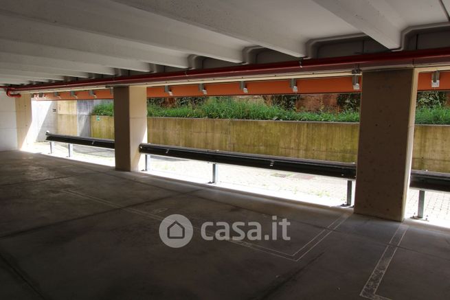 Box/posto auto in residenziale in Via Milite Ignoto 32