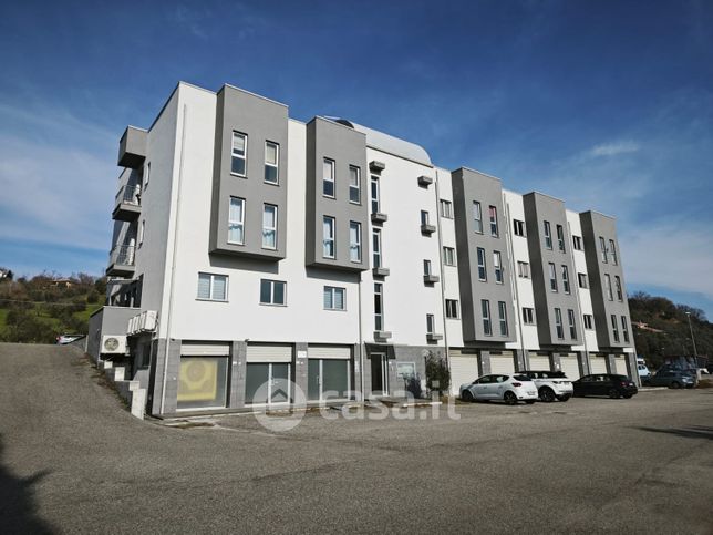 Ufficio in commerciale in Strada Statale 107 Silana Crotonese 252
