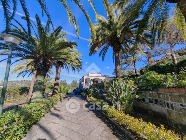 Villa in residenziale in Traversa Strigari