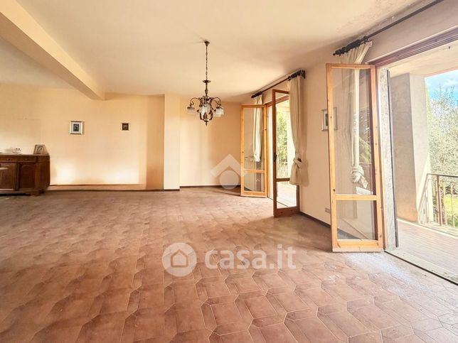 Villa in residenziale in Strada dei Conservoni