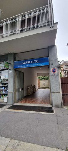 Box/posto auto in residenziale in Via Pietro Cossa 18