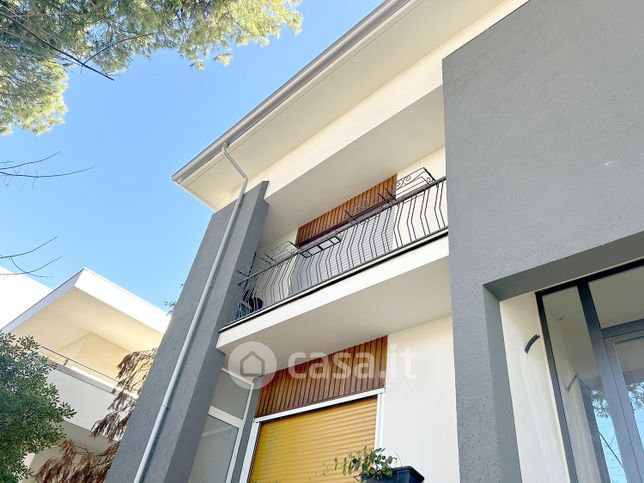 Appartamento in residenziale in Viale C. Battisti 43