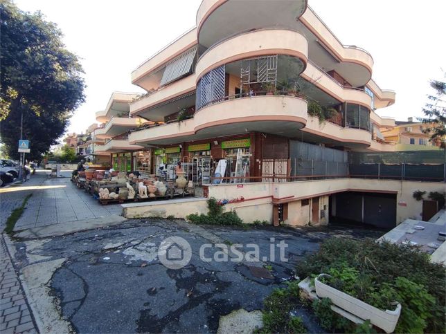 Garage/posto auto in residenziale in Via Palo Laziale