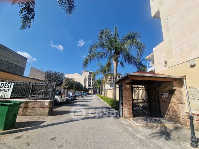 Box/posto auto in residenziale in Via Albana 46