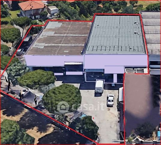 Capannone in commerciale in