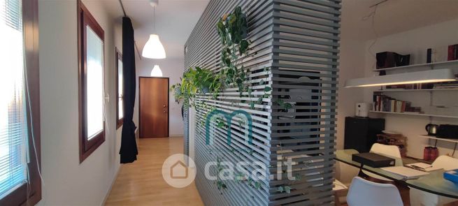 Ufficio in commerciale in Calle Ghirardi