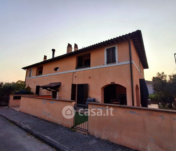 Appartamento in residenziale in Via Faustana