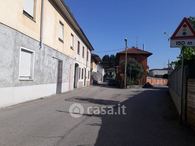 Ufficio in commerciale in Via Piave 1