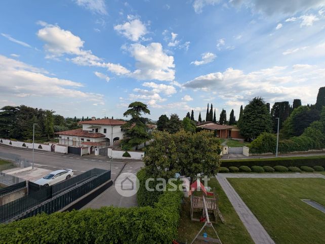 Attico/mansarda in residenziale in Via San Pietro 31