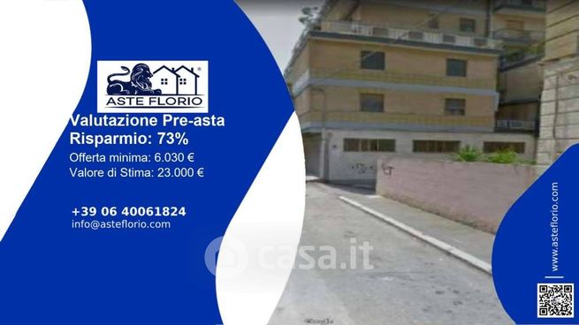 Box/posto auto in residenziale in Via Monte Santo 3
