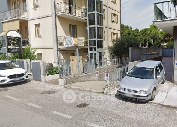 Box/posto auto in residenziale in Via Giovanni Lanza 62