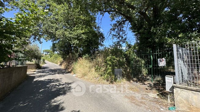 Terreno agricolo in commerciale in Via del Melograno 1
