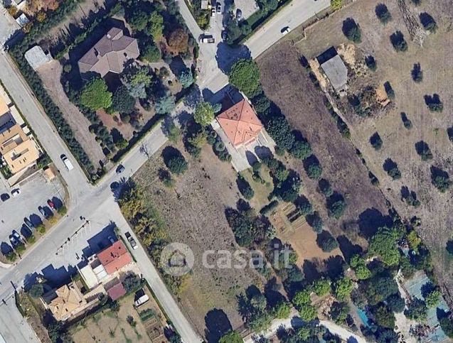 Terreno agricolo in commerciale in Via Garda