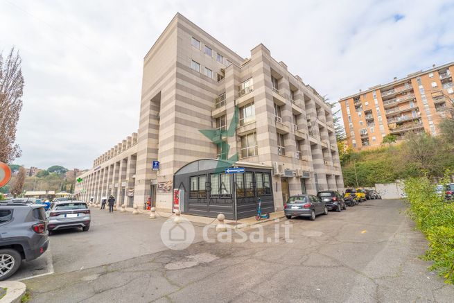 Ufficio in commerciale in Via Monte Giberto