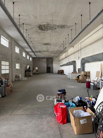 Capannone in commerciale in Strada Statale per Genova