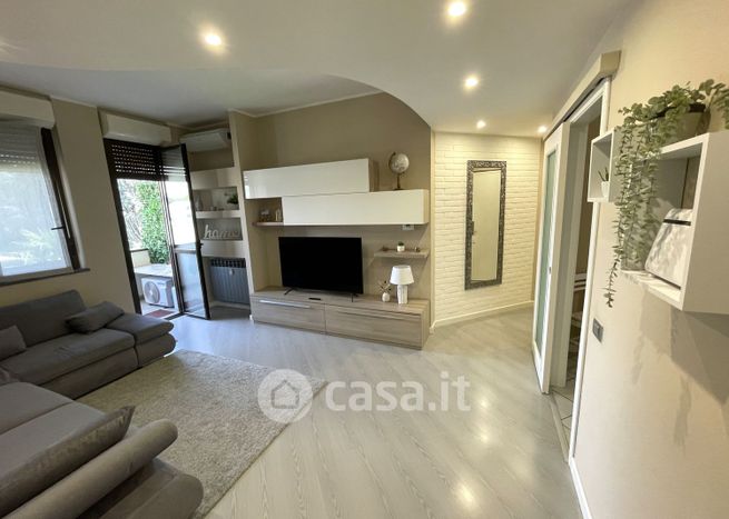 Appartamento in residenziale in Via Lombardia 6