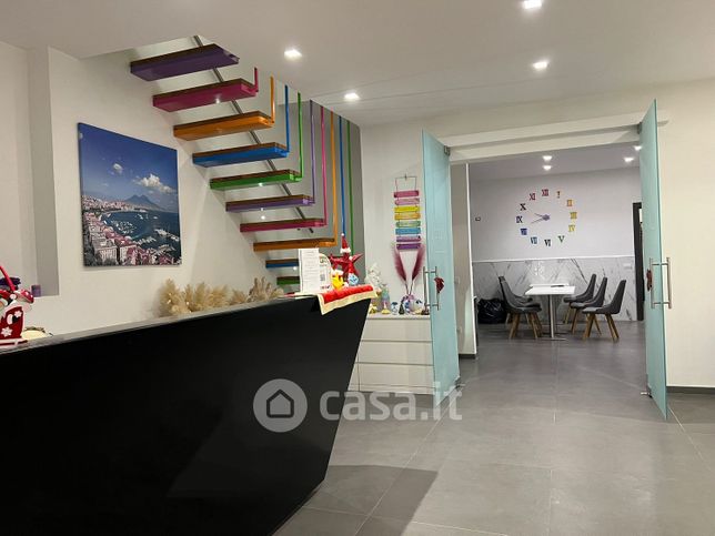 Negozio/locale commerciale in commerciale in Via Amerigo Vespucci