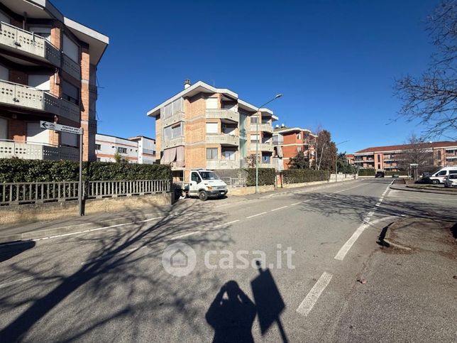 Box/posto auto in residenziale in Strada San Silvestro 1