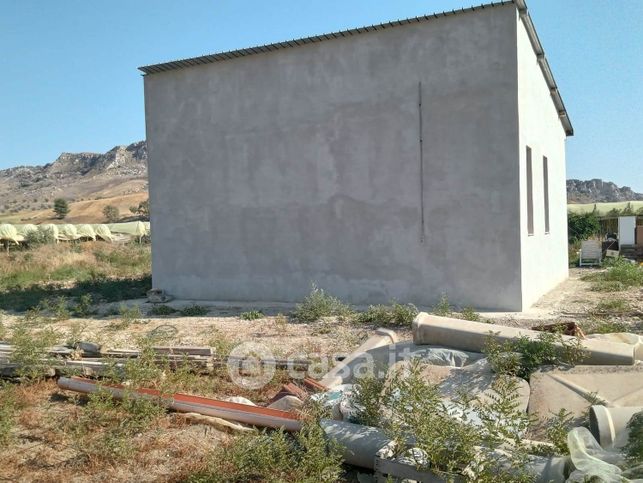Casa indipendente in residenziale in