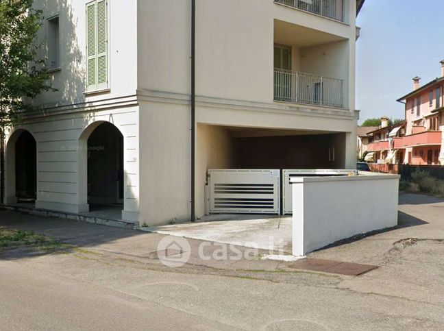 Box/posto auto in residenziale in Via dei Mulini 6