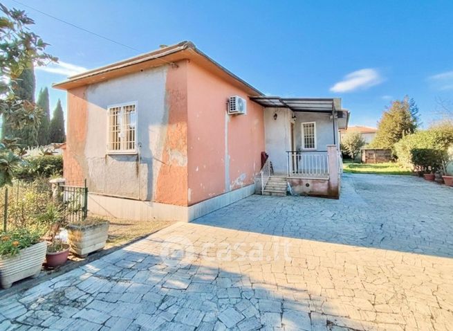 Casa indipendente in residenziale in Via Piani di Corzano 2