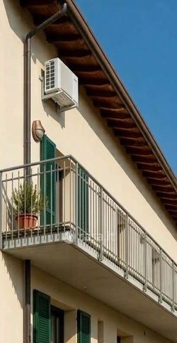 Casa indipendente in residenziale in Via Gherardacci