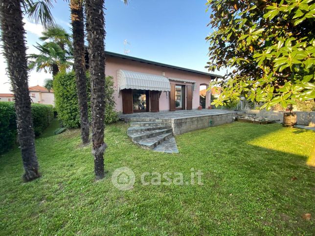 Villa in residenziale in Via V. per Ceriano 22