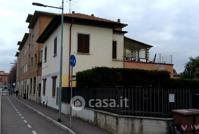 Casa indipendente in residenziale in Viale Vittoria 21