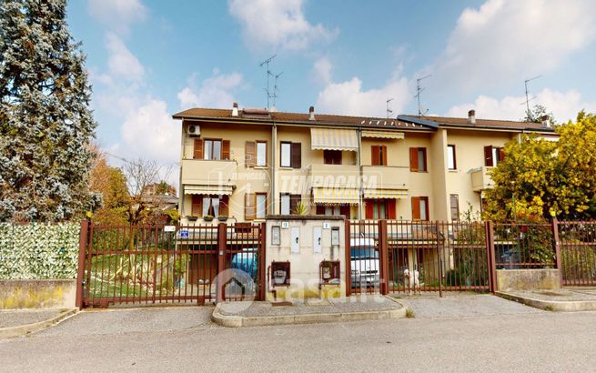 Villetta a schiera in residenziale in Via Walter Tobagi 10