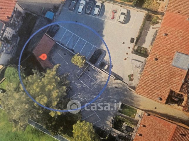 Garage/posto auto in residenziale in Via Francesco Baracca 25