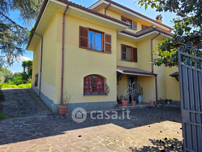 Villa in residenziale in 