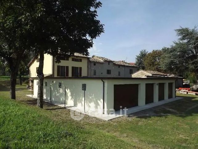 Casa indipendente in residenziale in Strada Langhirano 116