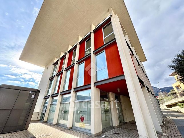 Ufficio in commerciale in Viale Aldo Moro 2