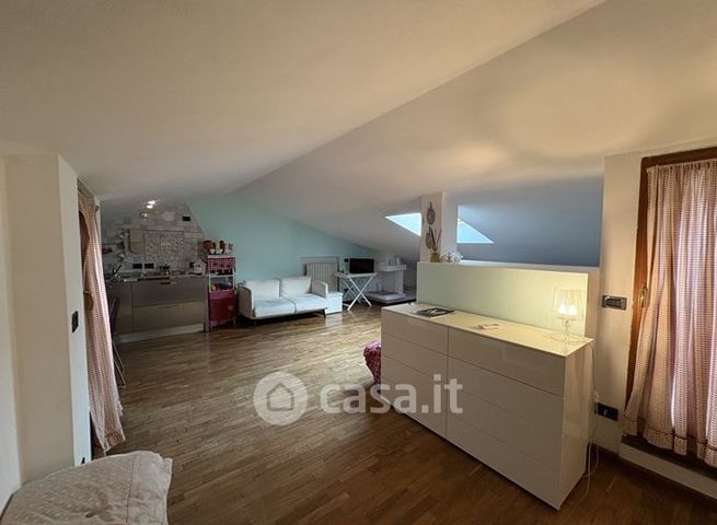 Appartamento in residenziale in Via Pasubio