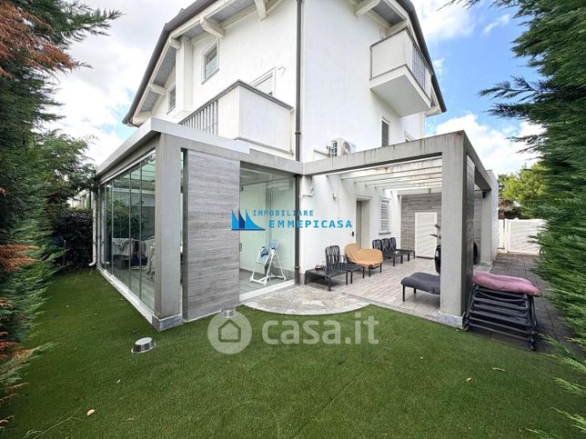 Appartamento in residenziale in Via XXV Aprile