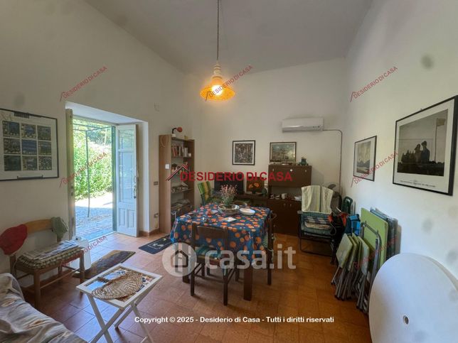 Casa bi/trifamiliare in residenziale in Strada Statale 113 Settentrionale Sicula