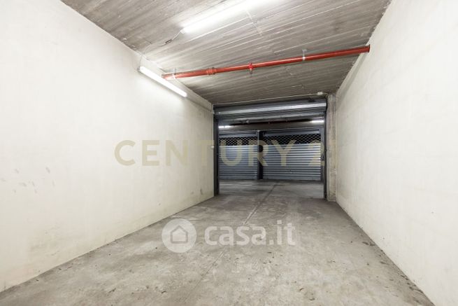 Garage/posto auto in residenziale in Viale Jonio 60