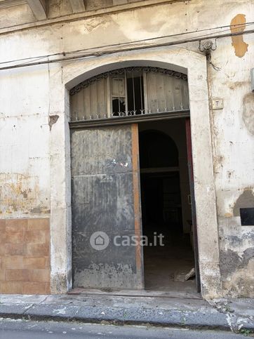 Box/posto auto in residenziale in Via Tricolore 7
