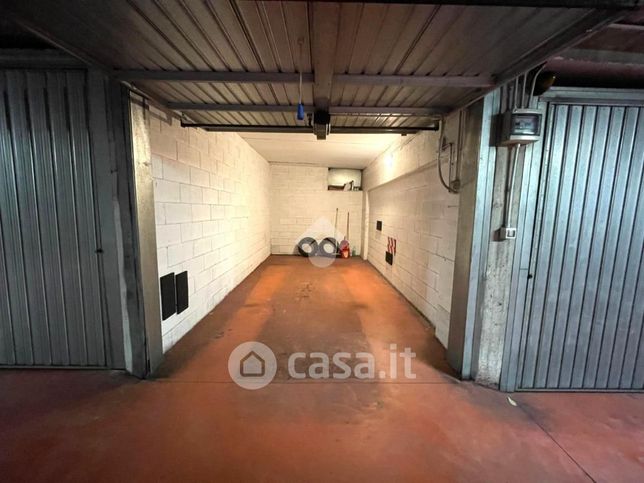 Box/posto auto in residenziale in Via Giuseppe Maria Saporiti