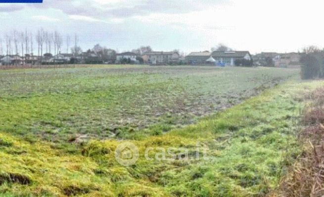 Terreno agricolo in commerciale in Via Chiesa