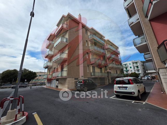 Appartamento in residenziale in Viale Riviera 198