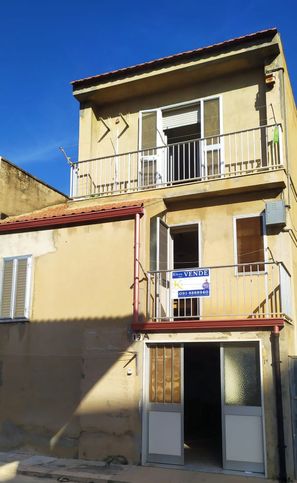 Casa indipendente in residenziale in Via Duca degli Abruzzi 16